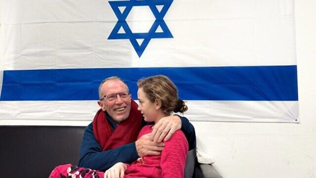 „Myslela si, že tam byla rok.“ Otec líčí, jak unesená Emily trpěla v Gaze